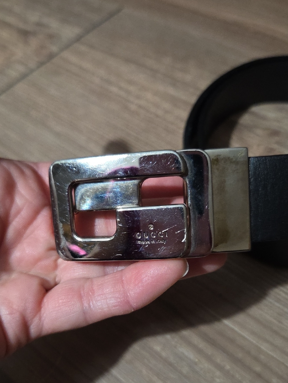 Gucci Black Leather Belt with Silver Buckle - Picture 2 of 4